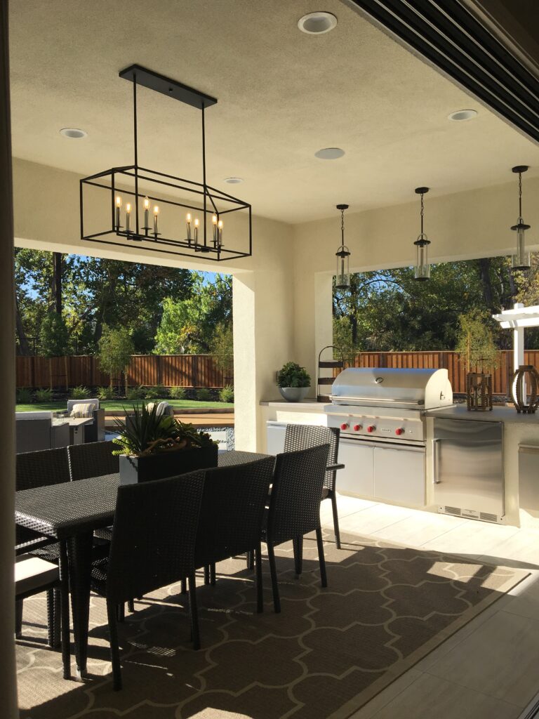 What to Expect During Your First Meeting With a Custom Home Builder